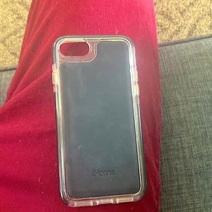 I’m selling a SE iPhone case for 10 dollars
